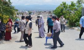 Tinjauan ke salah satu lokasi bencana terparah, Balaroa, Palu (26/10).