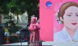 Perwakilan dari Ditjen SDPPI dalam lomba Pidato Pesan Kartini pada kegiatan Peringatan Hari Kartini di lingkungan Kemkominfo, Jakarta (23/4).