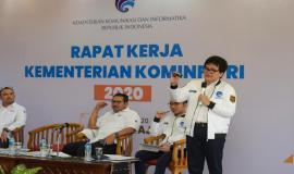 Direktur Jenderal Penyelenggaraan Pos Dan Informatika (Dirjen PPI) Ahmad M. Ramli memaparkan rencana kerja Ditjen PPI tahun 2020-2024 pada kegiatan Rapat Kerja Kemkominfo RI di Labuan Bajo, Nusa Tenggara Timur (4/3).
