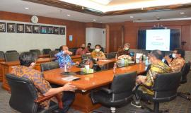 Suasana pertemuan dengan Wakil Walikota Tegal Muhamad Jumadi di ruang rapat lantai 13 Gedung Sapta Pesona Jakarta (7/8).