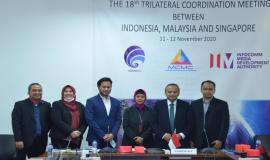 Foto bersama delegasi asal Indonesia pada kegiatan 18th Trilateral Meeting Coordinaton Between Indonesia, Singapore and Malaysia di Jakarta, Rabu (11/11).