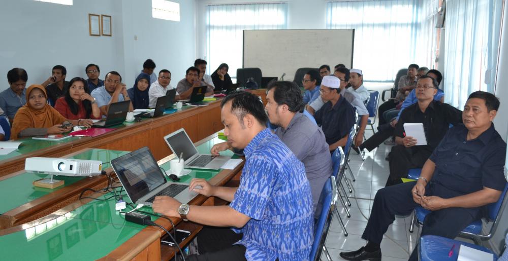 Kegiatan workshop pemeliharaan stasiun monitor frekuensi radio di Balmon Kelas II Medan, Medan  (Foto : Ditdal, 17/05/2016)