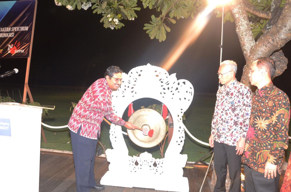 Ilustrasi: Dirjen SDPPI, Ismail membuka Workshop Advokasi Hukum ditandai dengan pemukulan Gong pada Rabu (4/10) di Bali.