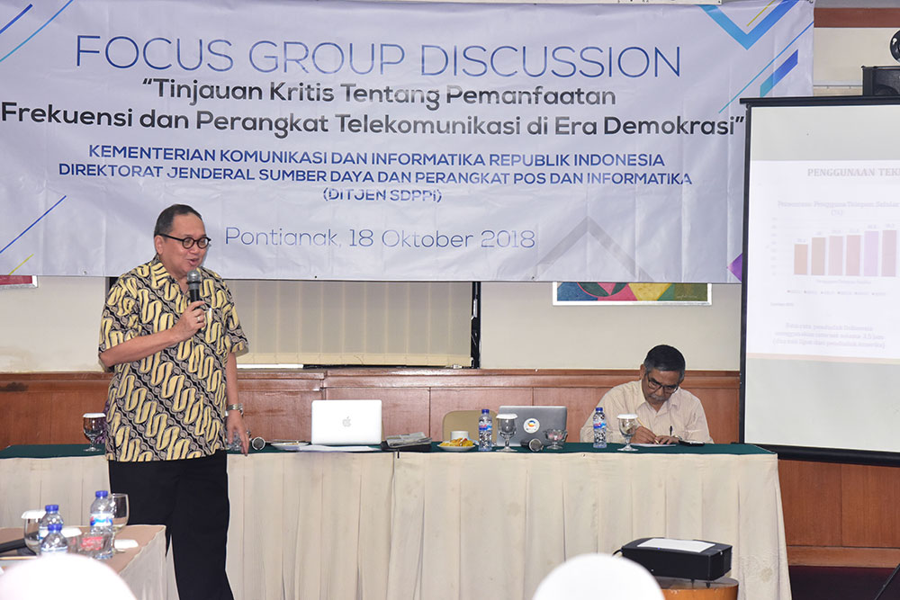 Tenaga Ahli Menkominfo Freddy H. Tulung dalam FGD mengenai spektrum frekuensi radio yang diselenggarakan Ditjen SDPPI di Pontianak, Kalimantan Barat, Kamis (18/10/2018).