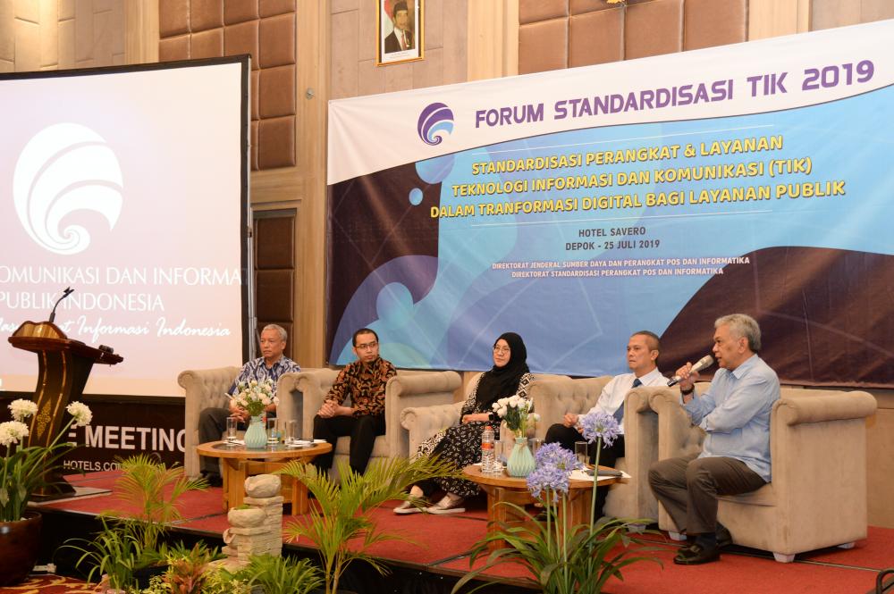 Ilustrasi: Para narasumber sesi pertama dalam kegiatan Forum Standardisasi TIK di Bogor (25/7/2019)