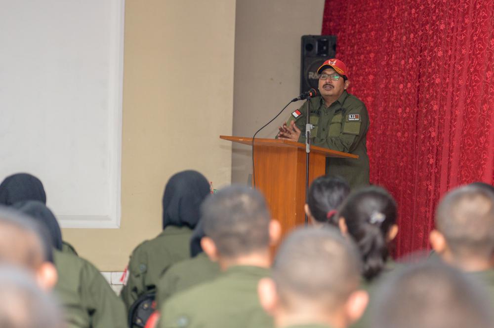 Dirjen SDPPI Ismail memberi arahan pada para CPNS yang sedang mengikuti kegiatan On The Job Training.
