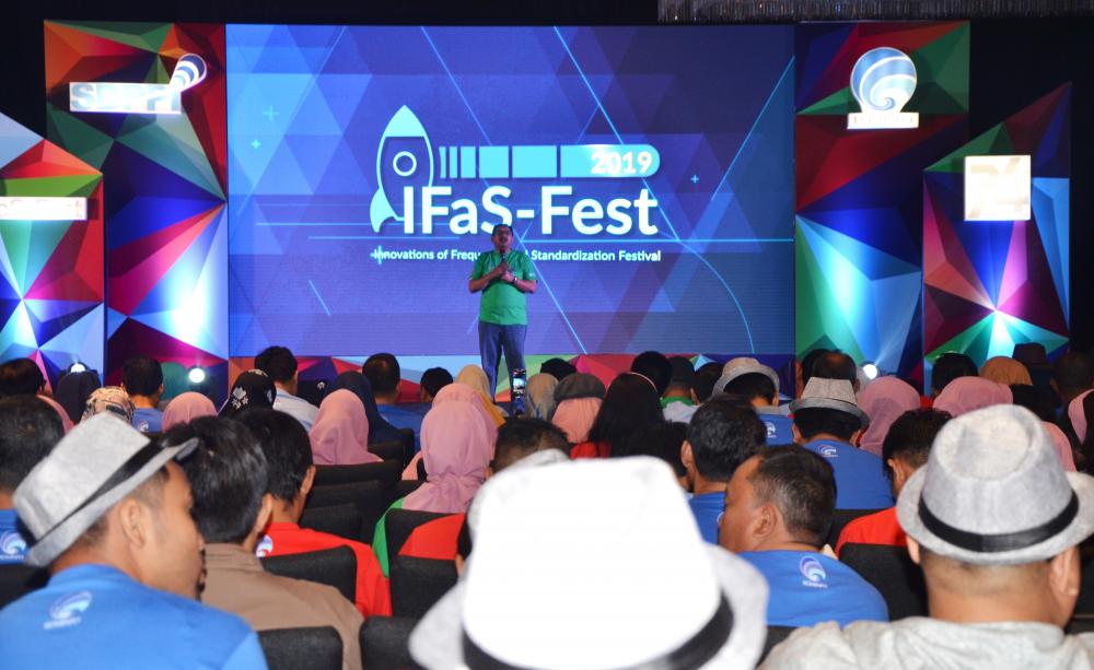 Dirjen SDPPI, Ismail saat berbicara dihadapan peserta IFas-Fest  2019, Bogor (3/10).  Kegiatan yang dihadiri oleh perwakilan peserta dari Kantor Pusat dan UPT Ditjen SDPPI merupakan ajang inovasi bagi pegawai Ditjen SDPPI.