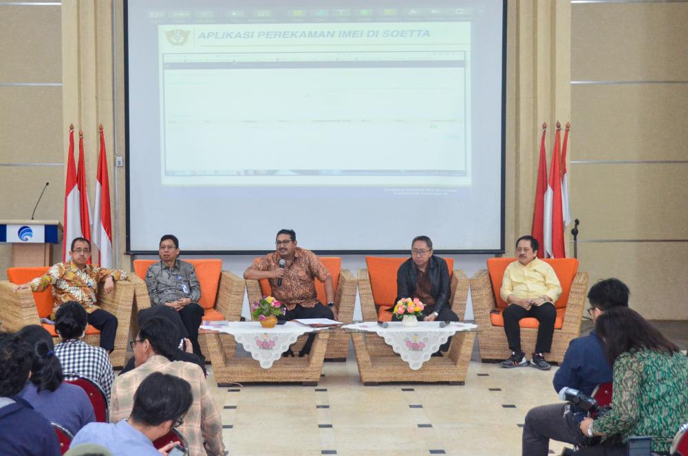 Konferensi Pers mengenai pengendalian IMEI di Jakarta