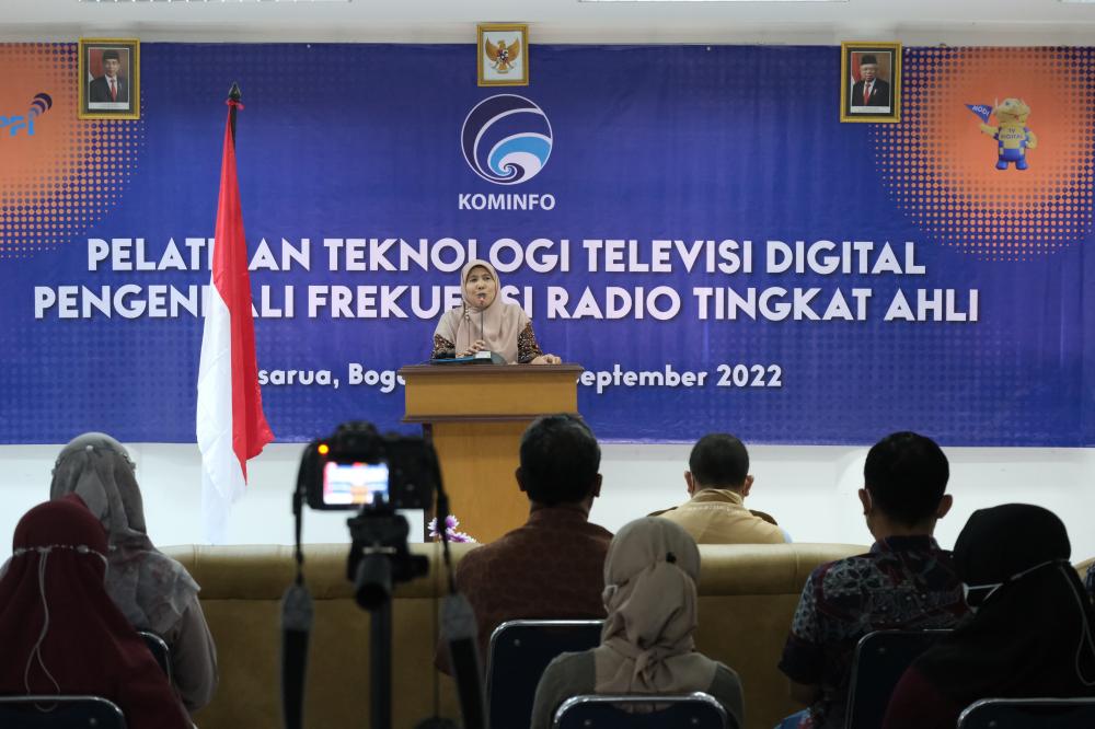 Siti Chadidjah Ketua Tim Manajemen SDM, Organisasi dan RB menyampaikan harapan terhadap para peserta pelatihan teknologi TV Digital, Selasa (13/09/2022).